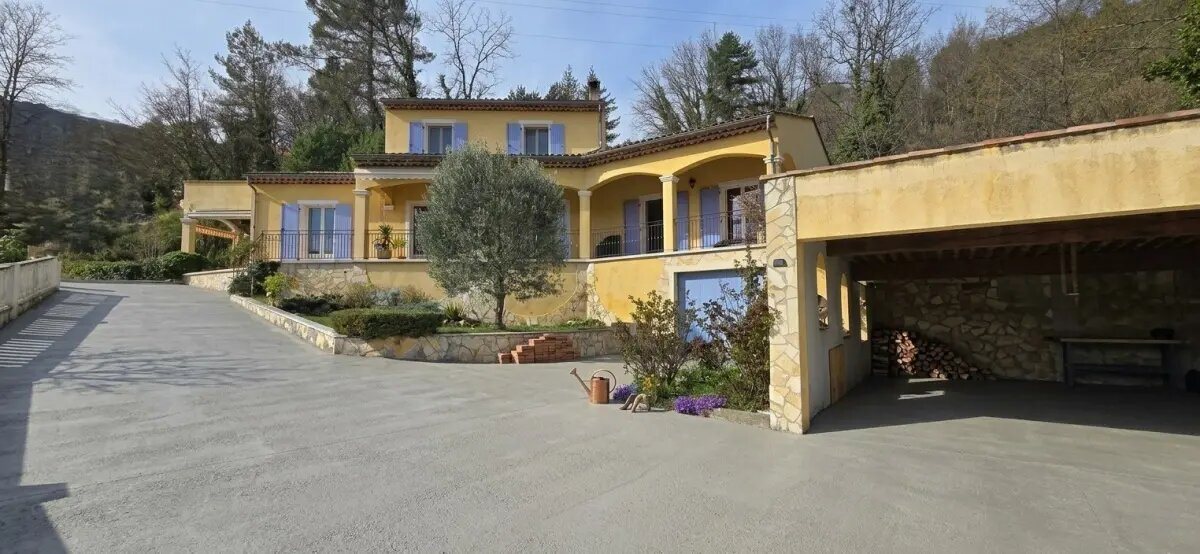 Maison à vendre, 156m², Tourrette-Levens