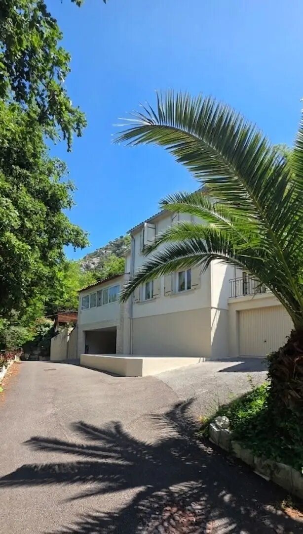 Maison à vendre, 140m², Tourrette-Levens