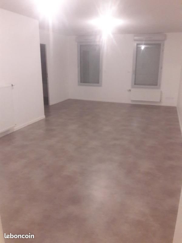 Appartement à louer, 80m², Duerne