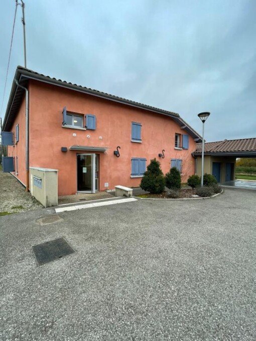 Appartement à louer, 79m², Mézériat
