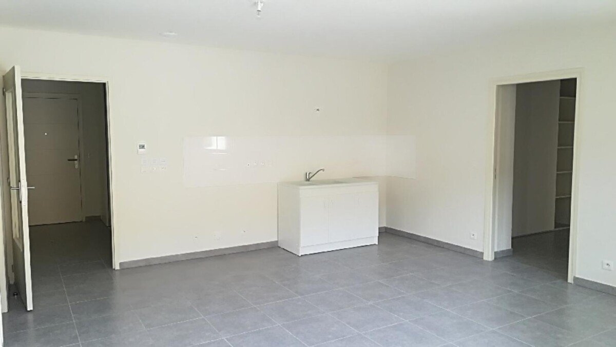 Appartement à louer, 74m², Grièges