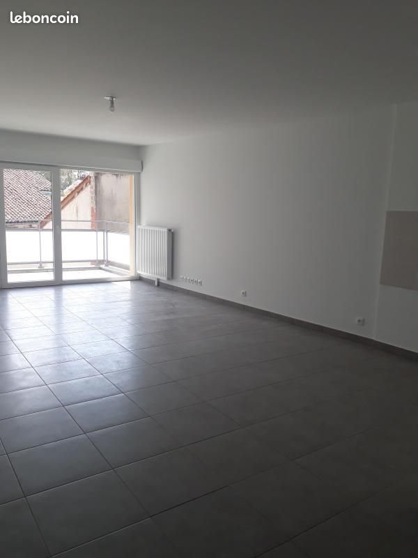 Appartement à louer, 86m², Buellas