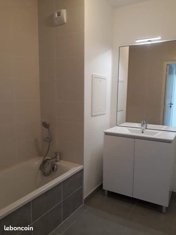 Appartement à louer, 86m², Buellas