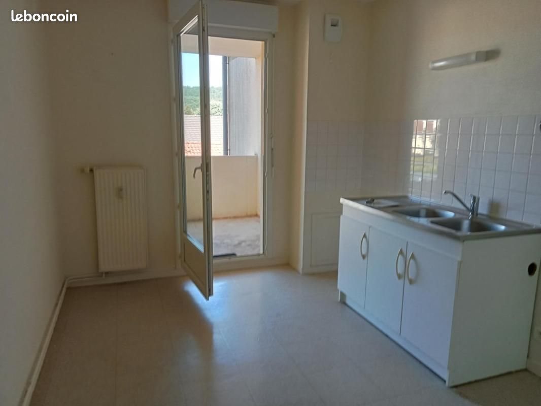 Appartement à louer, 68m², Izernore