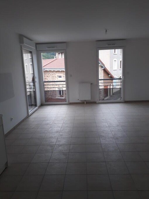 Appartement à louer, 71m², Saint-Forgeux