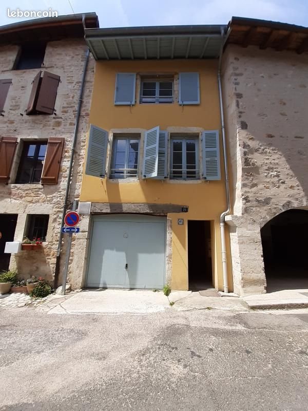 Appartement à louer, 49m², Poncin
