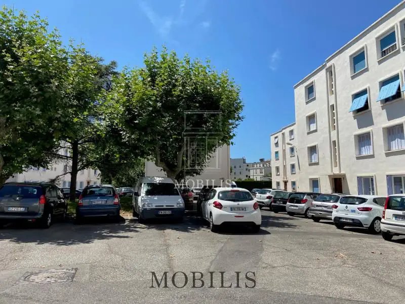 Appartement à louer, 50m², Marseille 8ème