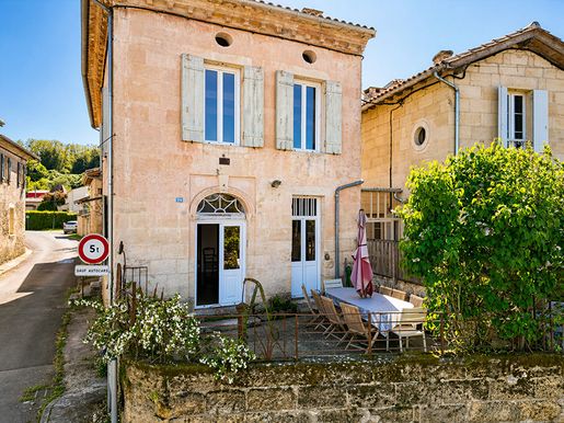 Maison 8 pièces 200 m² · à Branne · 200 m² · 350 000 €