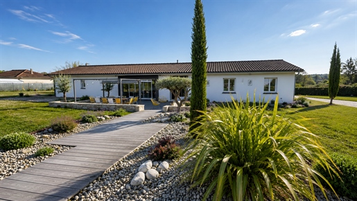 Maison moderne de 6 chambres