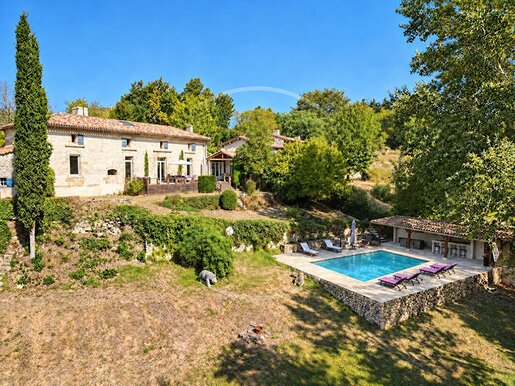 Maison 7 pièces 265 m² · à Saint-Émilion · 265 m² · 749 500 €