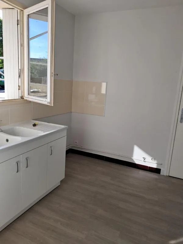 Maison à louer, 79m², Hommes