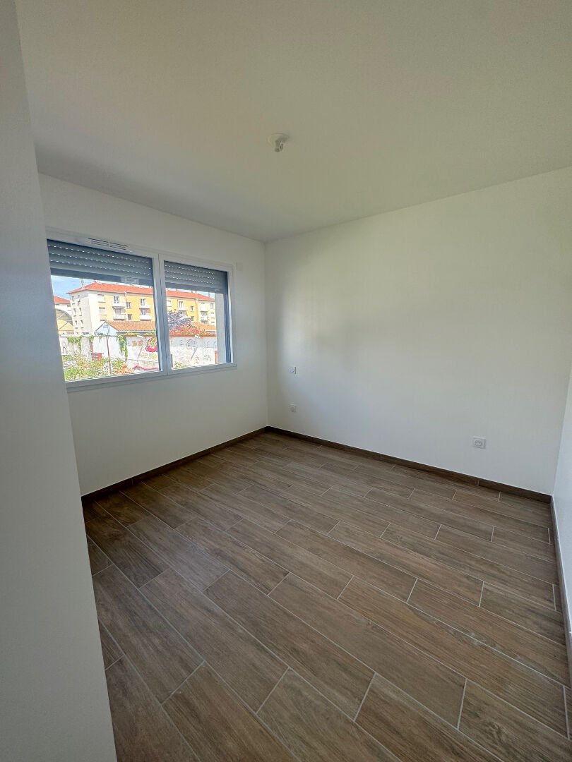 Appartement à louer, 1m², Valence