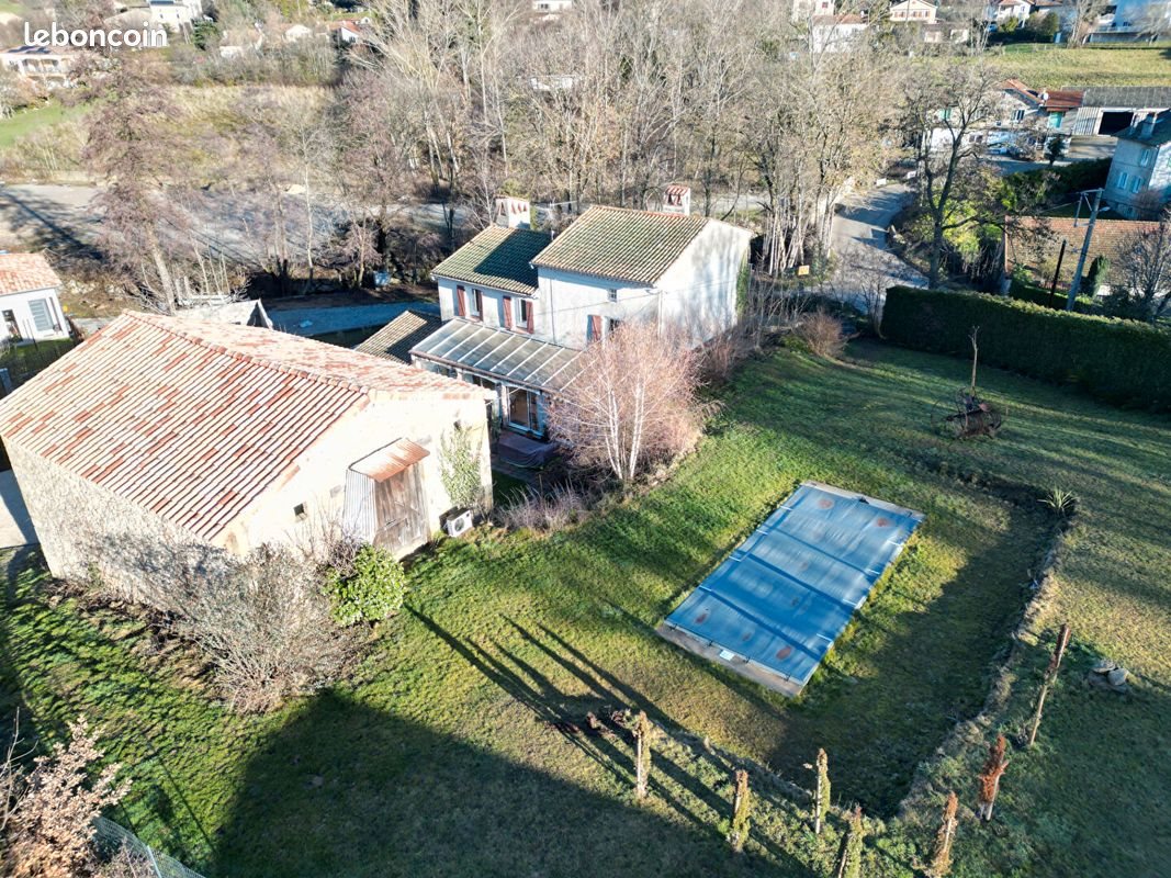Maison à vendre, 170m², Alboussière
