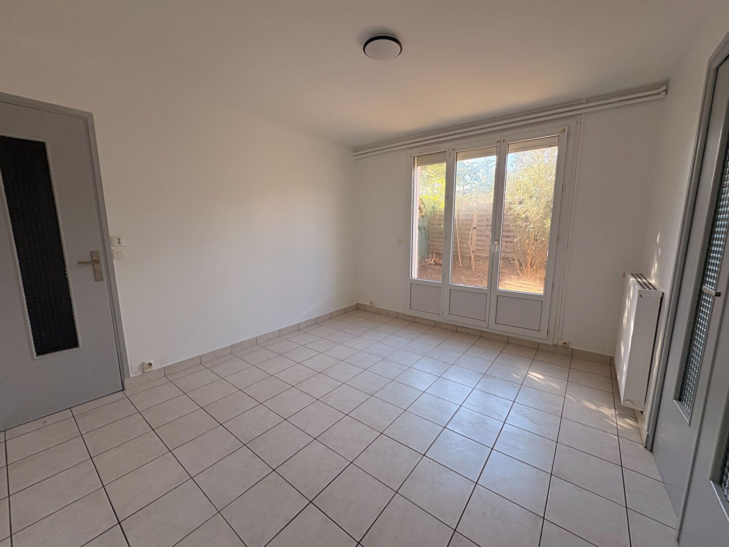 Appartement à louer, 1m², Valence