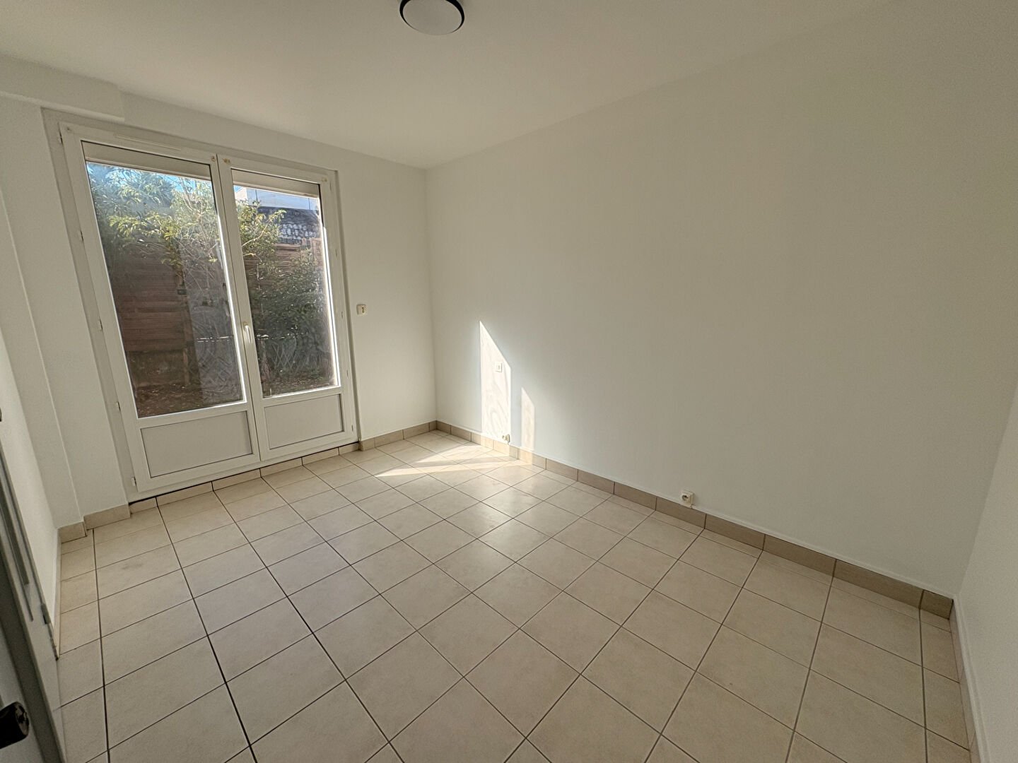 Appartement à louer, 1m², Valence