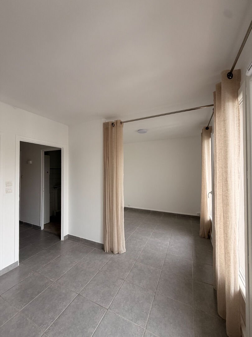 Appartement à louer, 1m², Valence