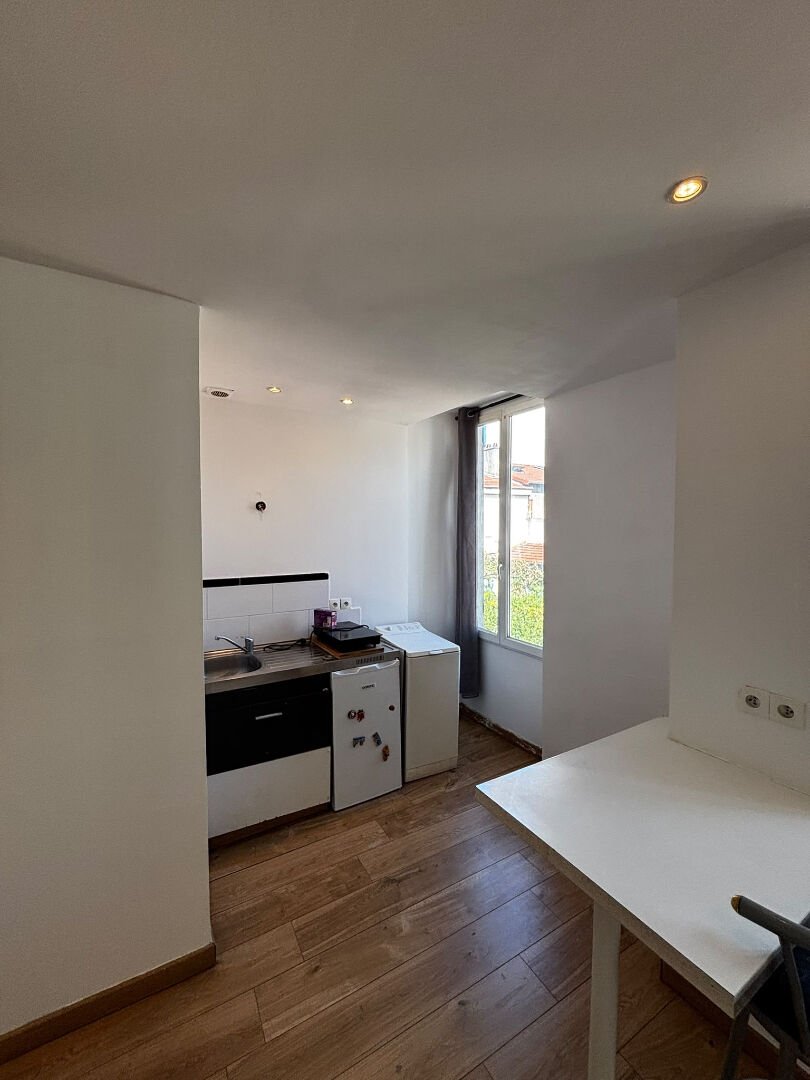Appartement à louer, 1m², Valence