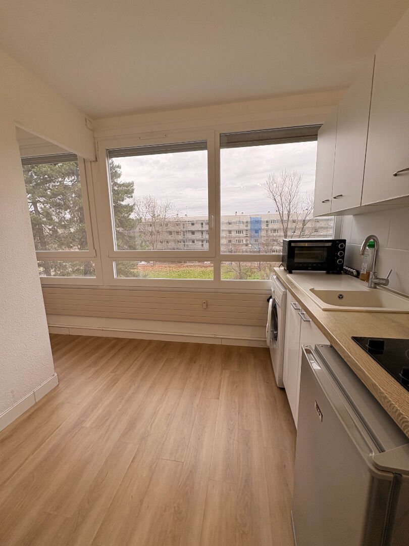 Appartement à louer, 1m², Valence