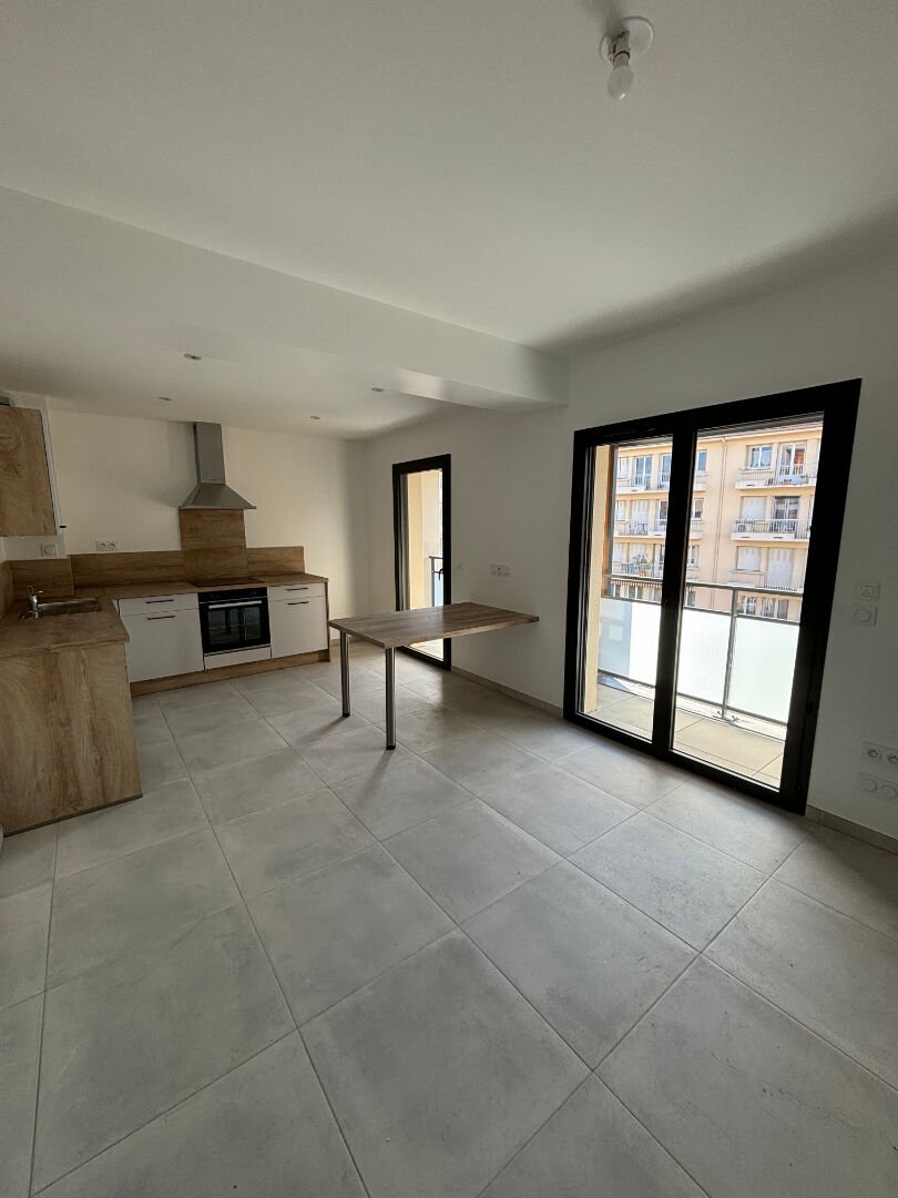 Appartement à louer, 1m², Valence