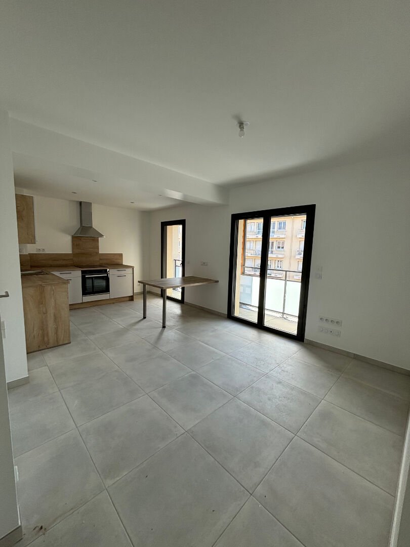 Appartement à louer, 1m², Valence