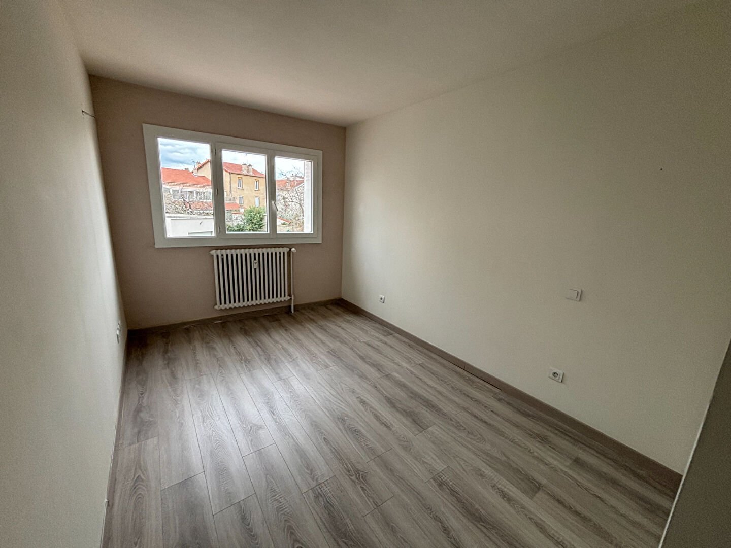 Appartement à louer, 1m², Valence