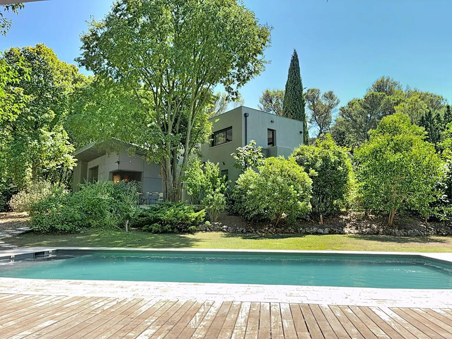 Maison à louer, 350m², Aix-en-Provence