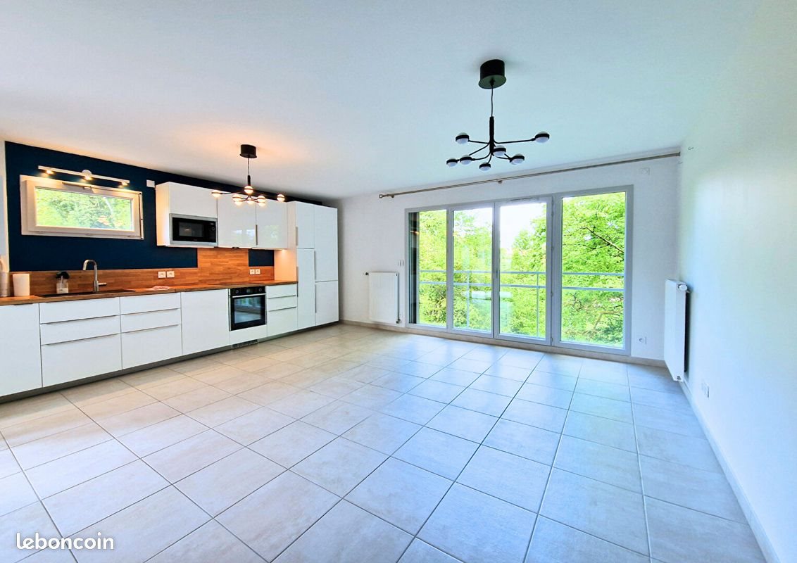 Appartement à louer, 72m², Rives
