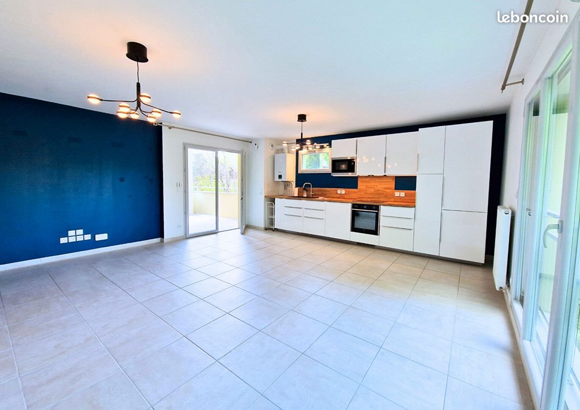 Appartement à louer, 72m², Rives