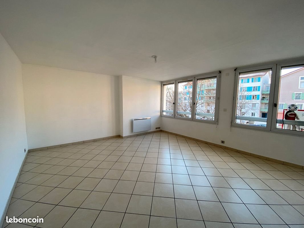Appartement à louer, 62m², Voiron