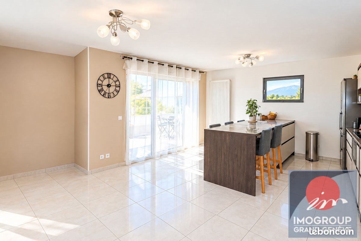 Appartement à louer, 76m², Douvaine
