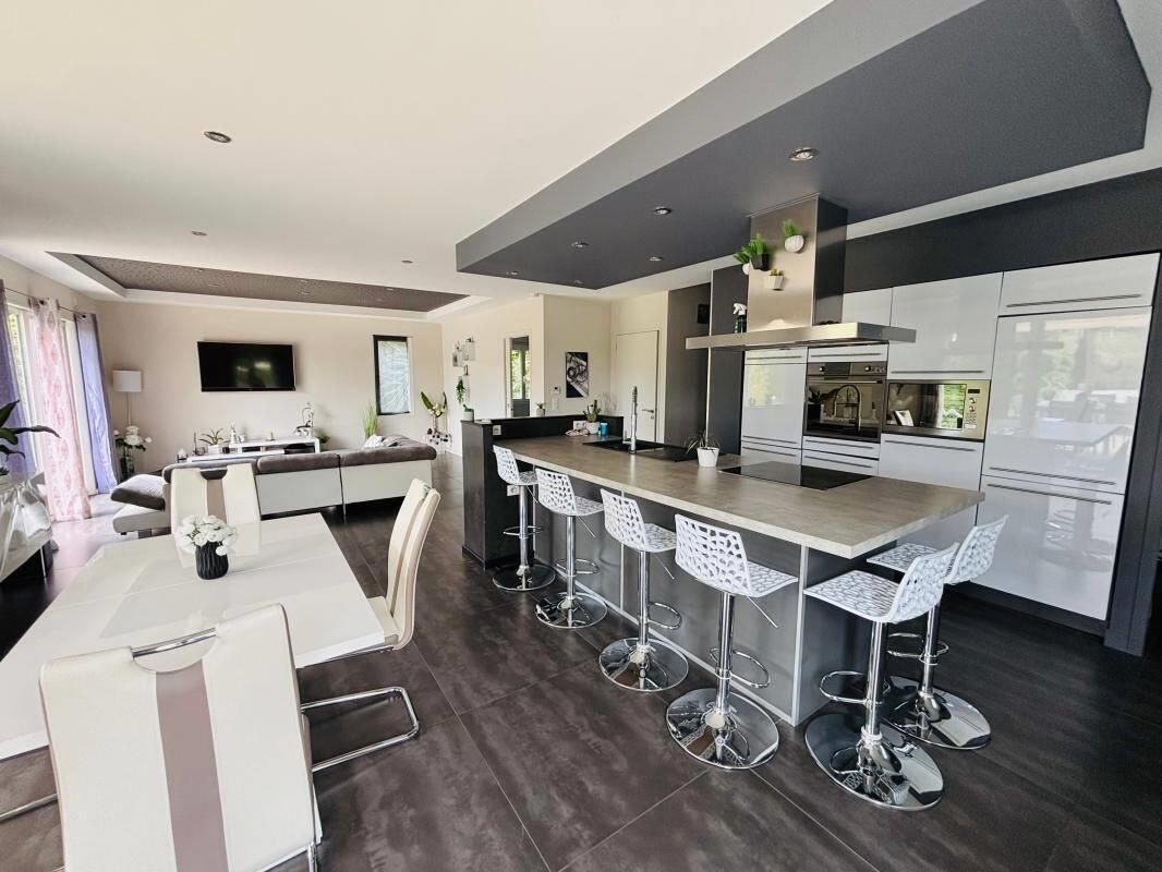 Maison à vendre, 185m², Geyssans