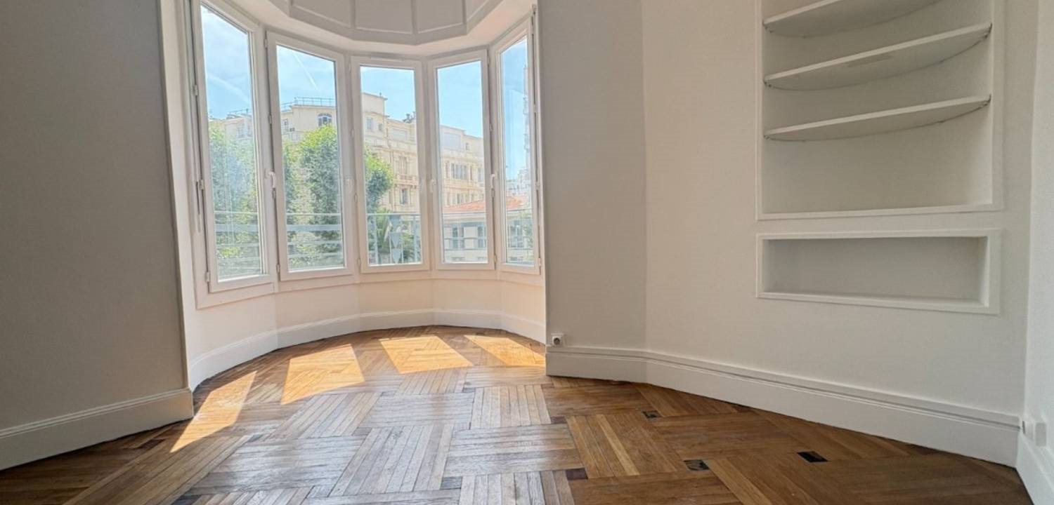Appartement à louer, 61m², Nice