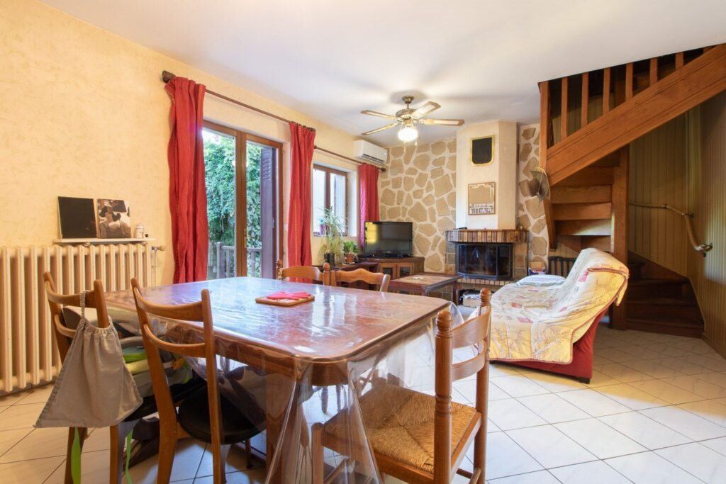 Maison à vendre, 83m², Désertines