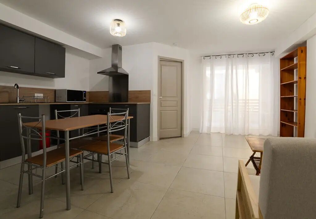 Appartement à louer, 41m², Lambesc