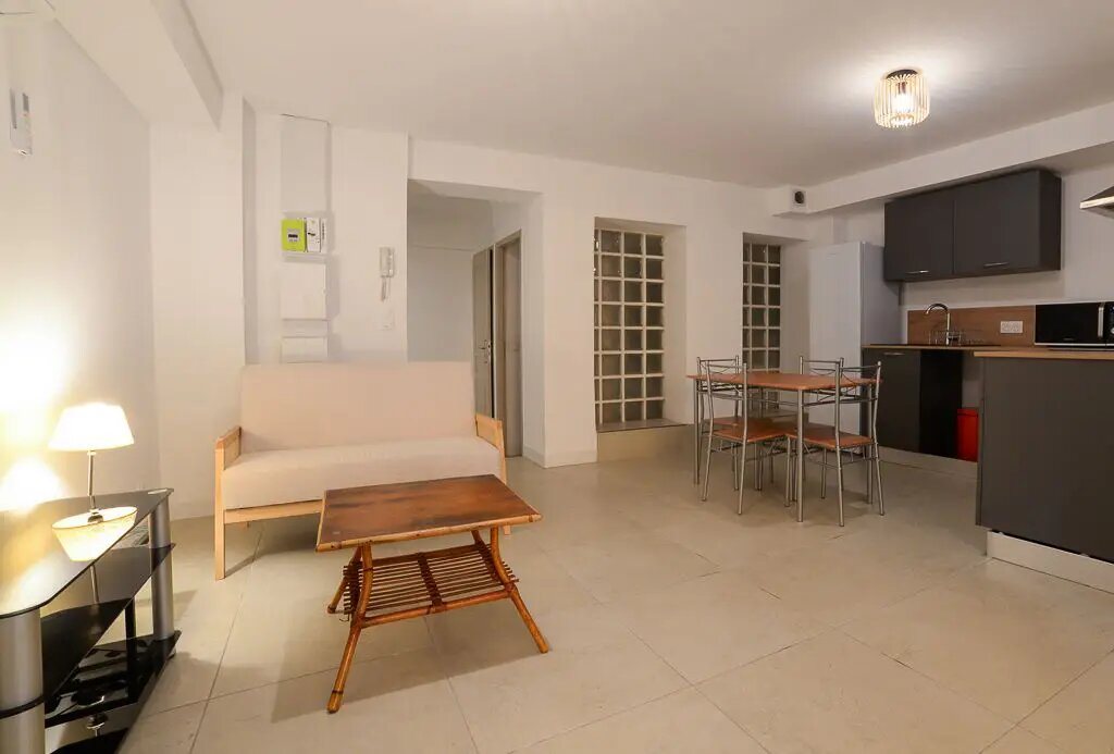 Appartement à louer, 41m², Lambesc