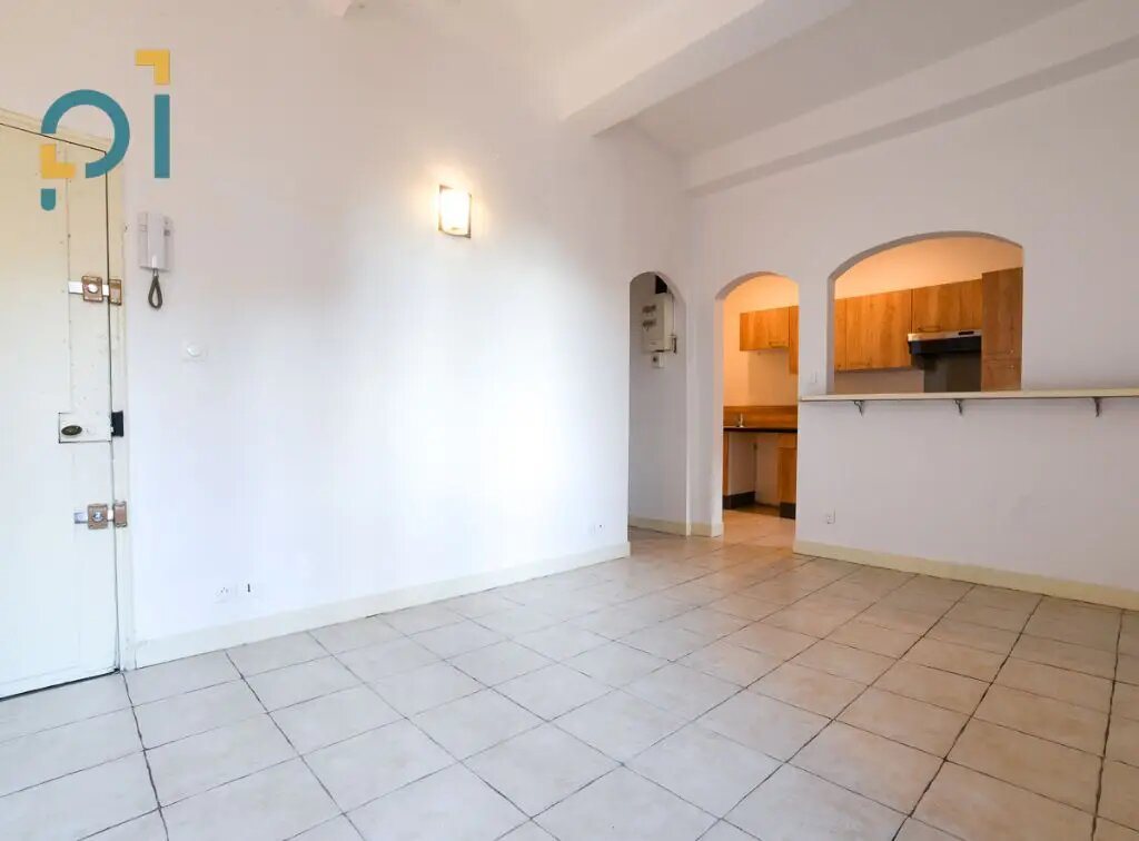 Appartement à louer, 30m², Pélissanne