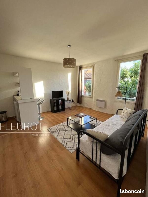 Appartement à louer, 28m², Cassis