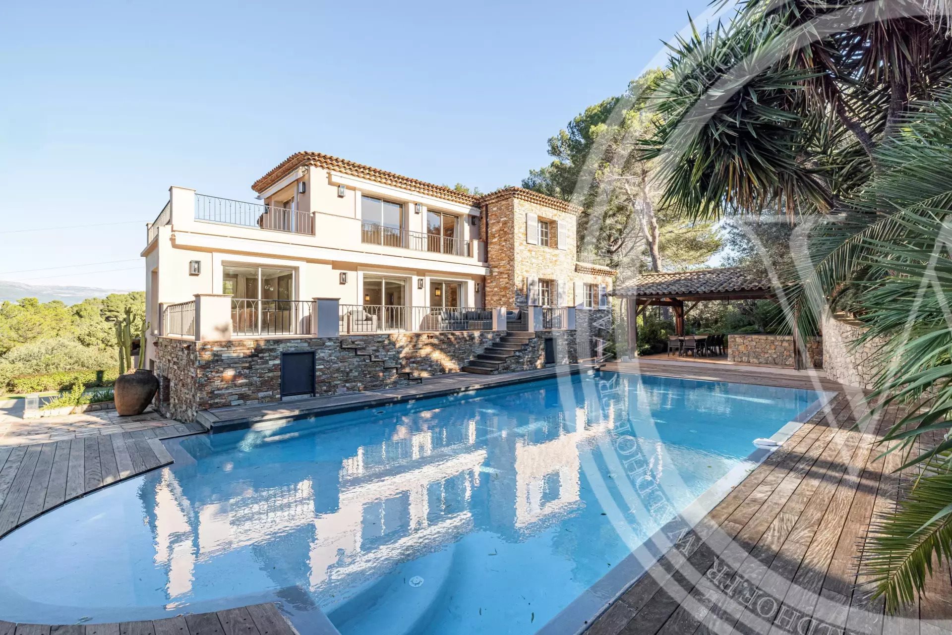Maison à louer, 360m², Mougins