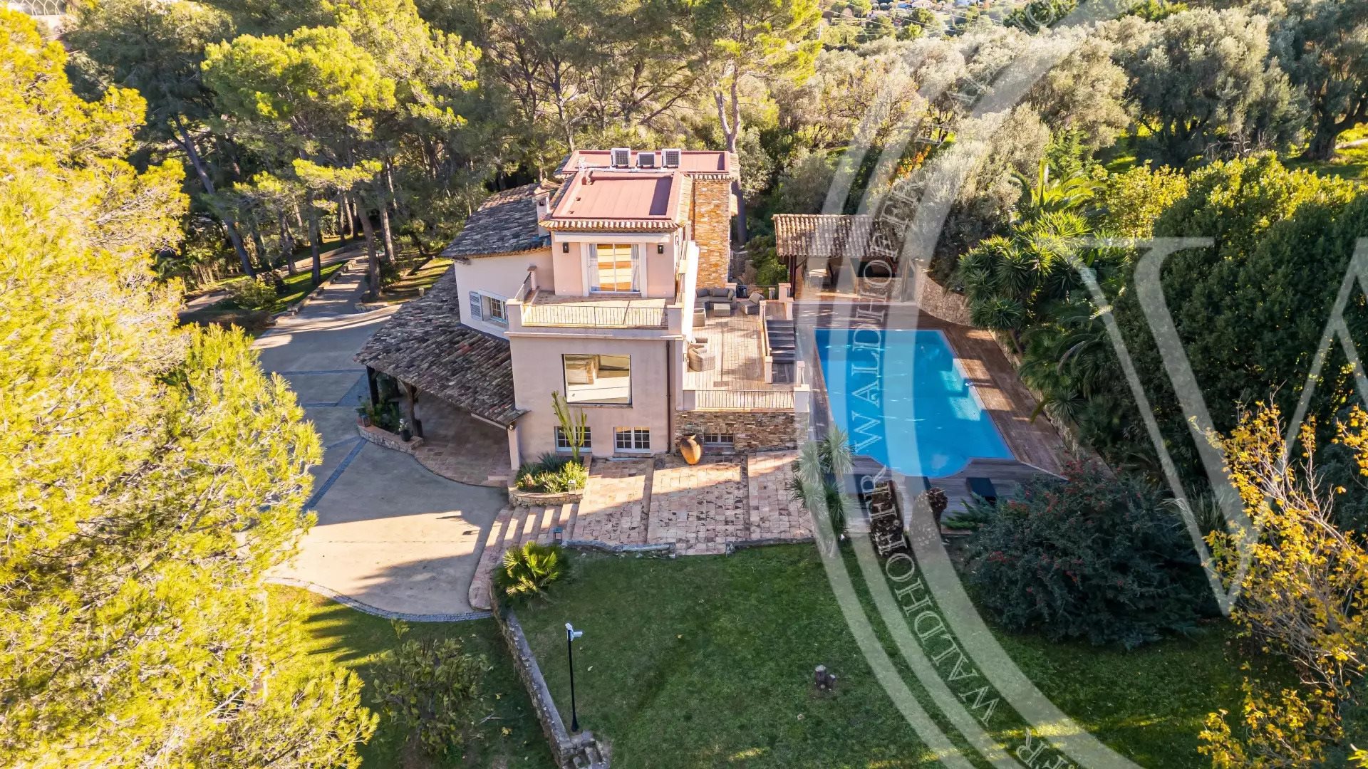 Maison à louer, 360m², Mougins