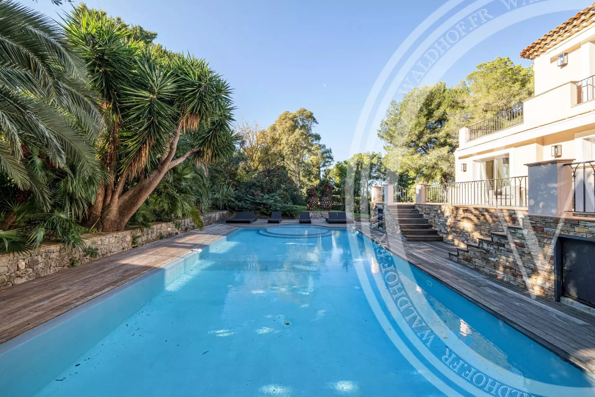 Maison à louer, 360m², Mougins