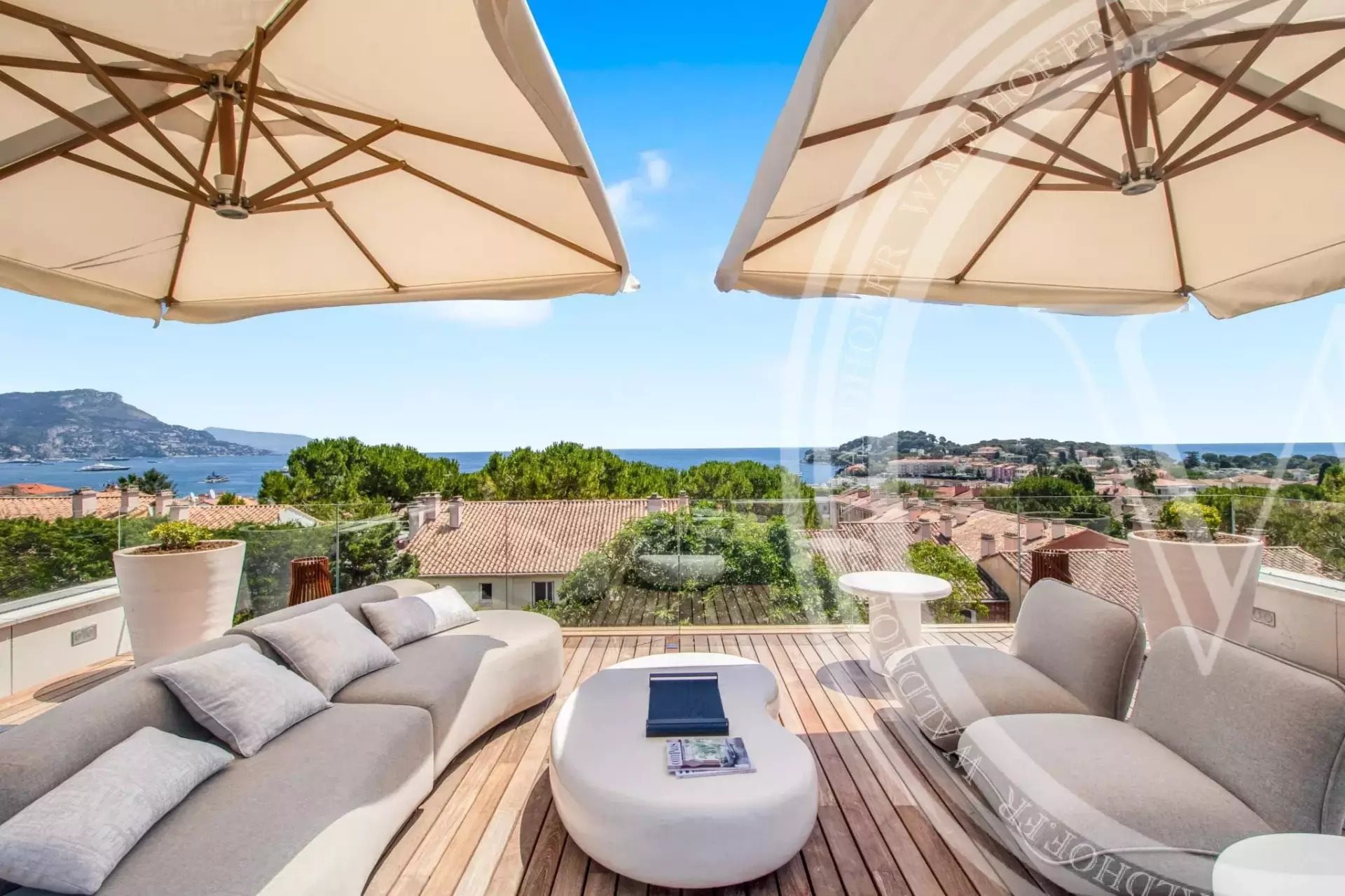 Maison à louer, 352m², Saint-Jean-Cap-Ferrat