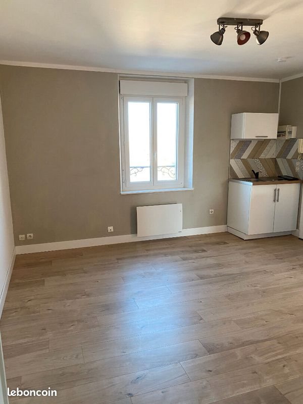 Appartement à louer, 41m², Lucquy