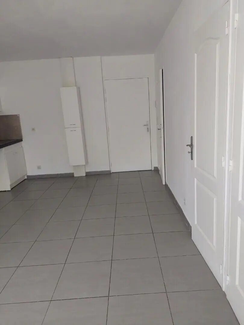 Appartement à louer, 44m², Mèze