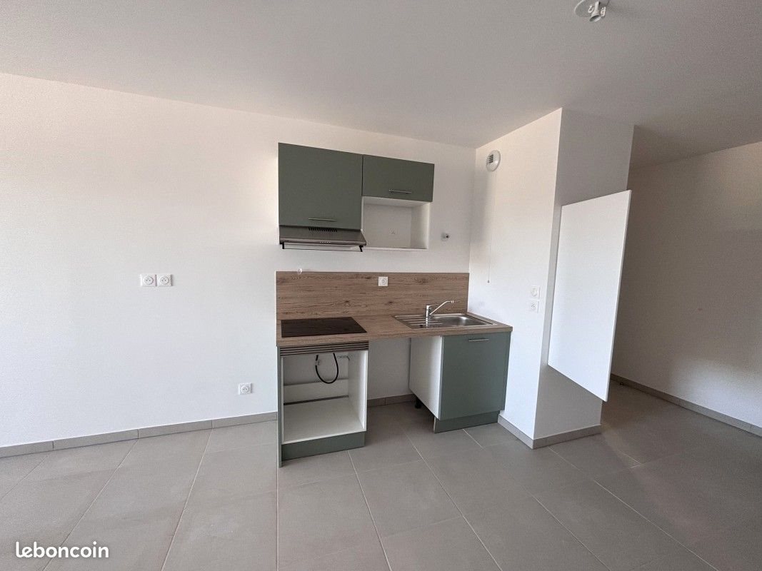 Appartement à louer, 53m², Monteux
