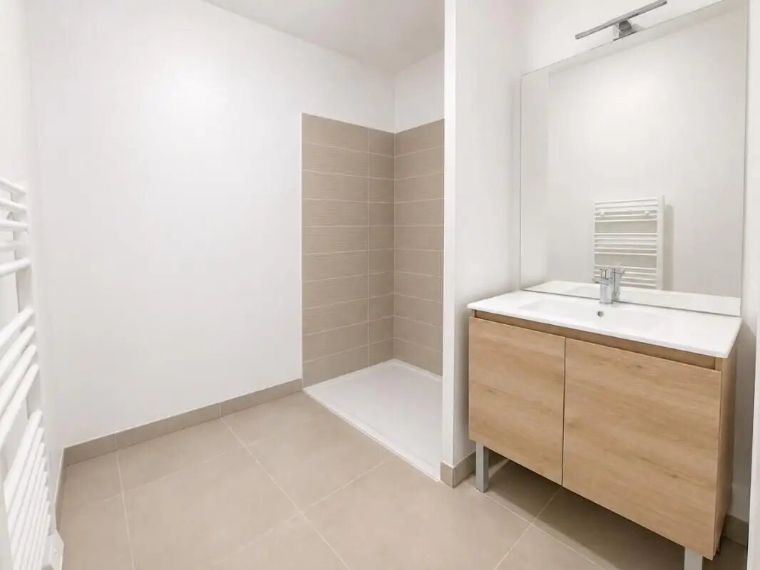 Appartement à louer, 66m², Uzès