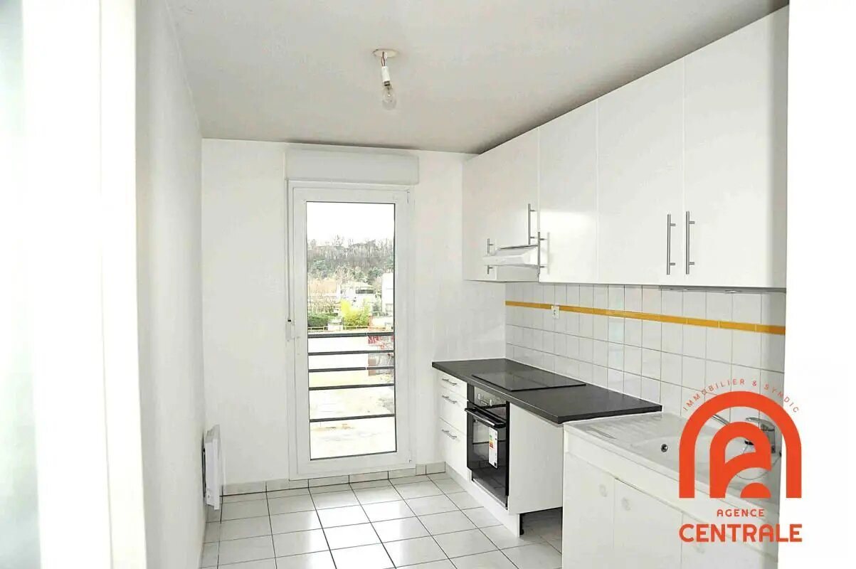 Appartement à louer, 90m², Meyzieu