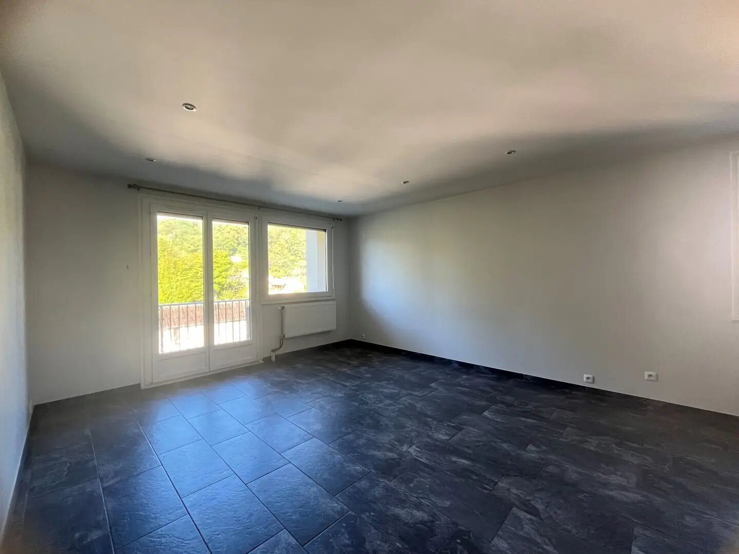 Appartement à louer, 57m², Pont-Evêque