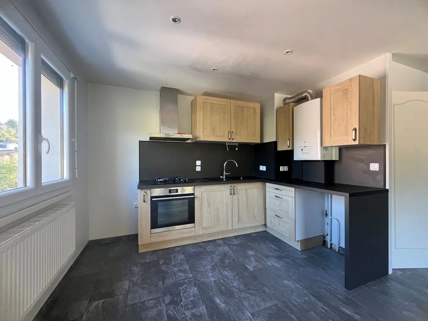 Appartement à louer, 57m², Pont-Evêque
