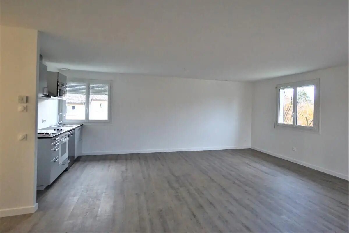 Maison à louer, 145m², Saint-Genis-Laval