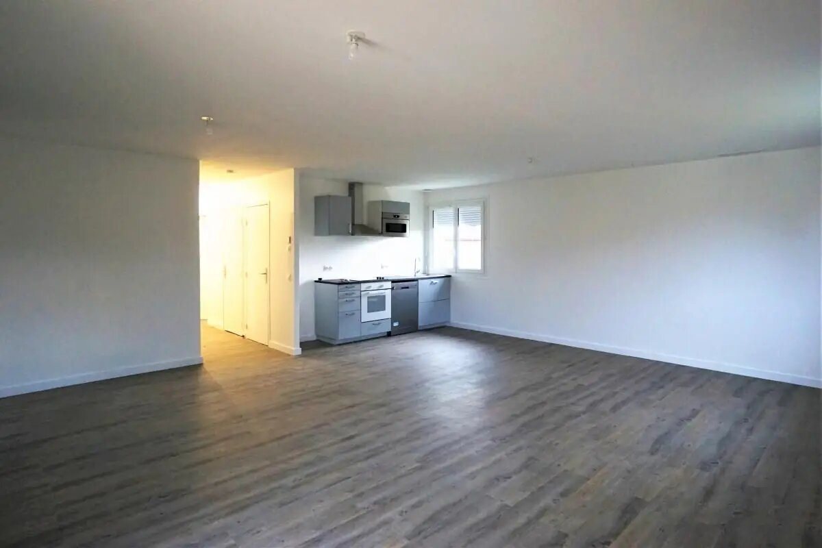 Maison à louer, 145m², Saint-Genis-Laval